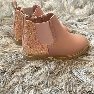 TUCKER + KATE TODDLER LIGHT PINK GENUINE SUEDE BOOTIES WITH GLITTER HEEL